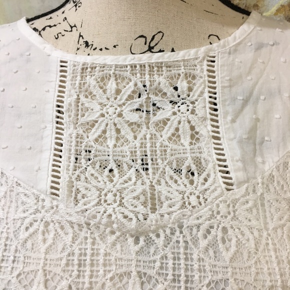 SIGNATURE STUDIO Lace & Eyelet Tunic - Picture 3 of 14